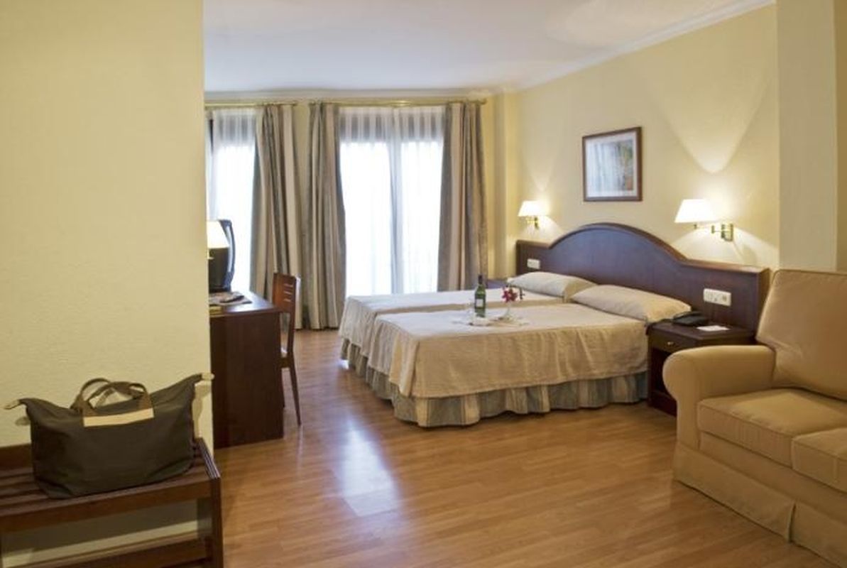 Hotel Trafalgar เฮเรซ เด ลาฟรอนเตรา ภายนอก รูปภาพ